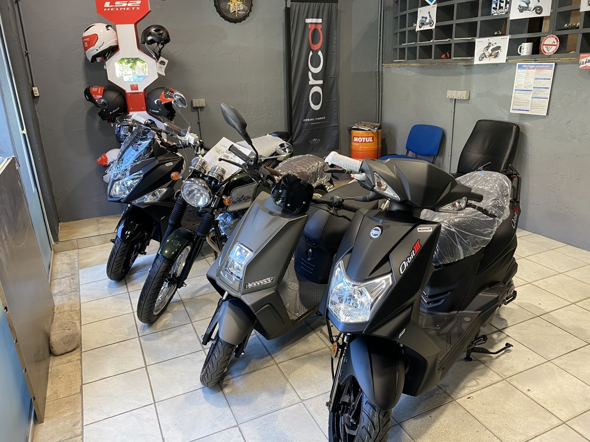 Motos, scooters à Romainville près de NoisyleSec